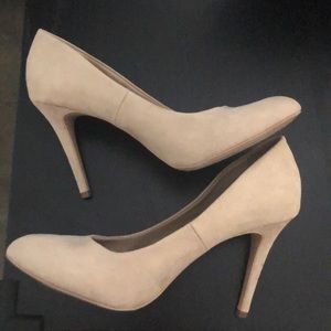 Beige 3-in Heels.  Great condition!